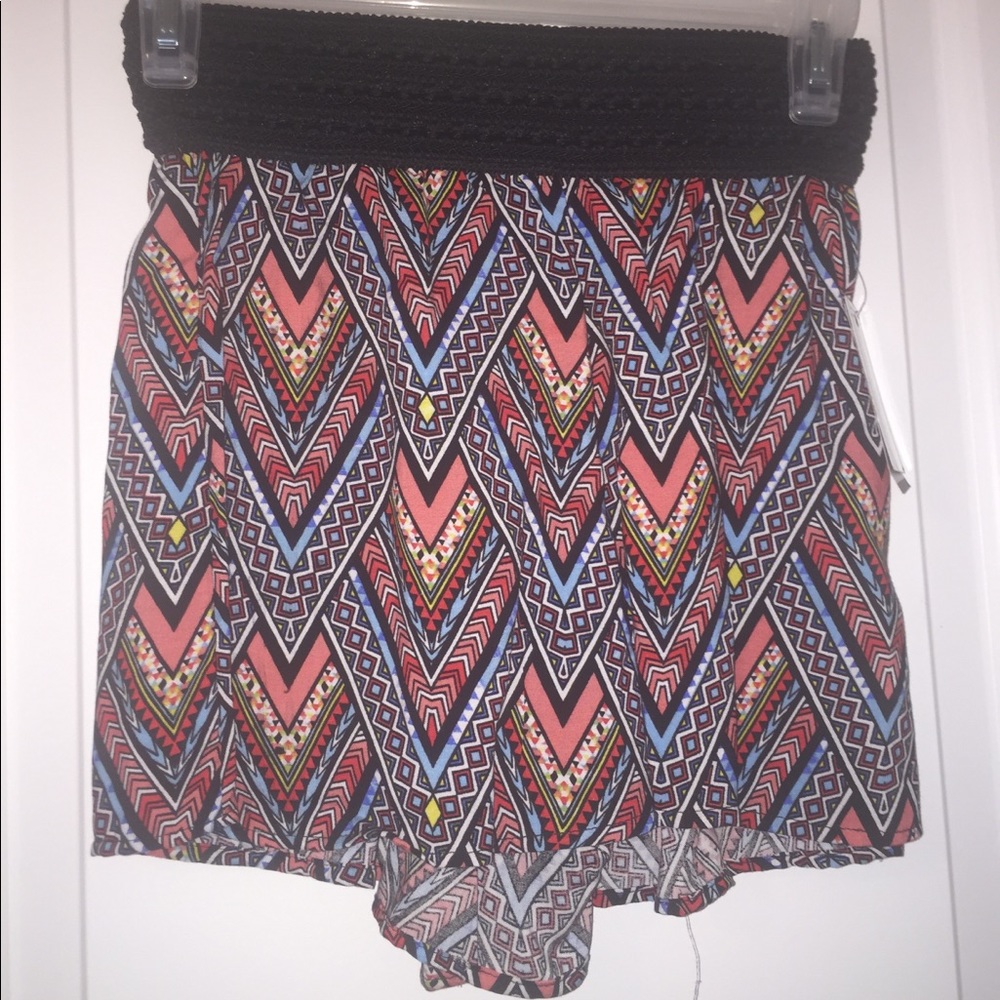 NWT Chevron Patterned Soft shorts!